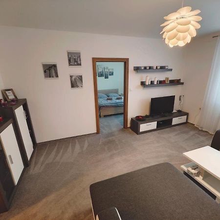 Apartman V Centru การ์โลวีวารี ภายนอก รูปภาพ