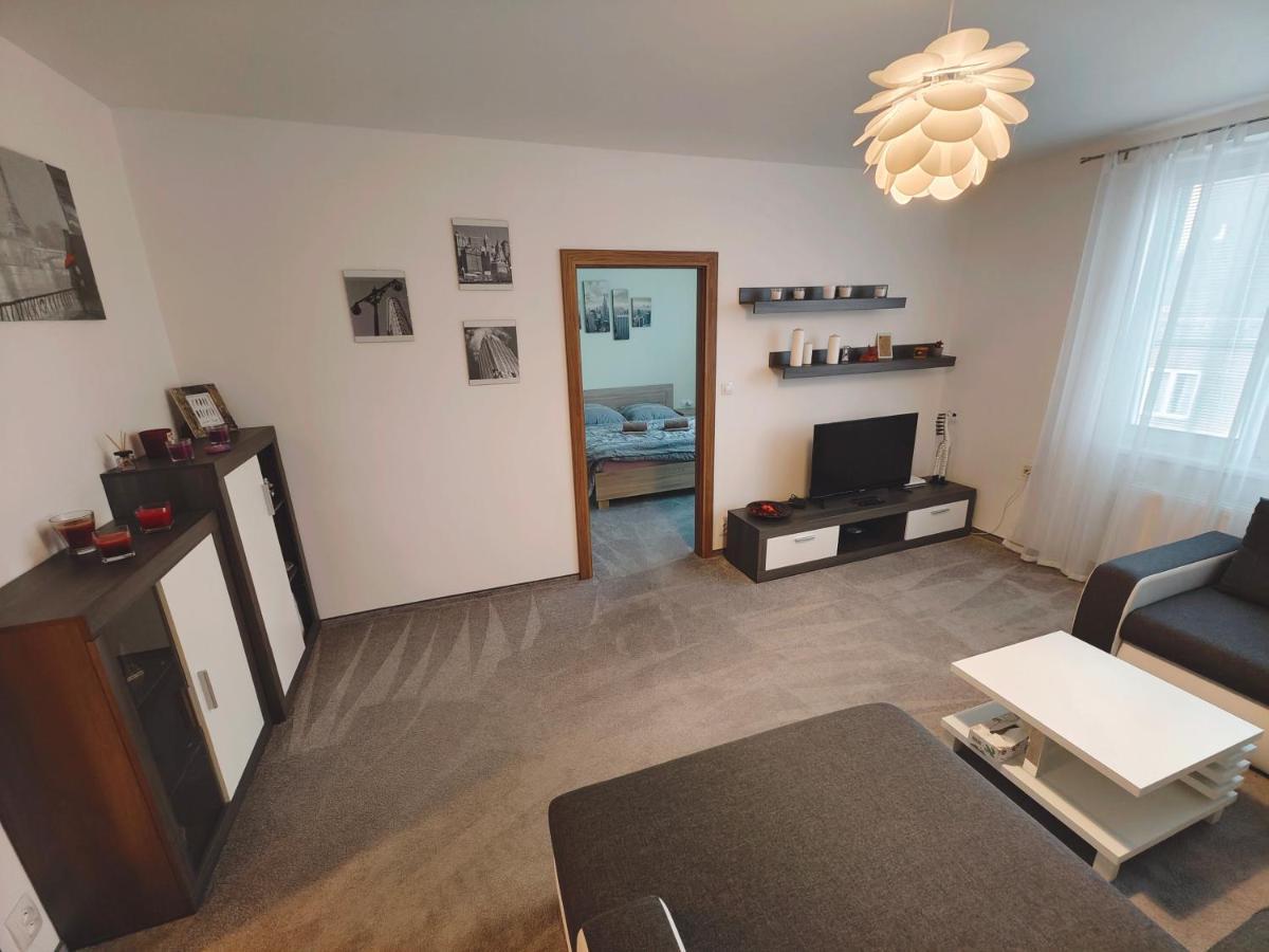 Apartman V Centru การ์โลวีวารี ภายนอก รูปภาพ